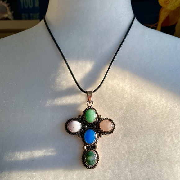 STONE CROSS NECKLACE - Picture 6 of 15